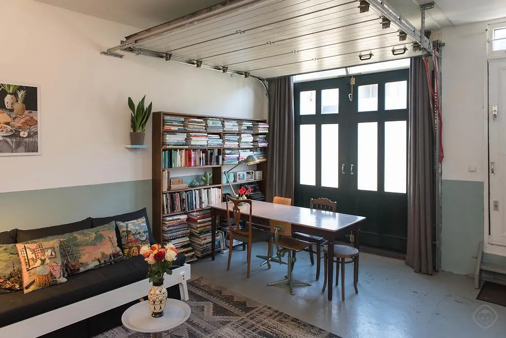 Authentic West Apartment Ámsterdam Bed and breakfast